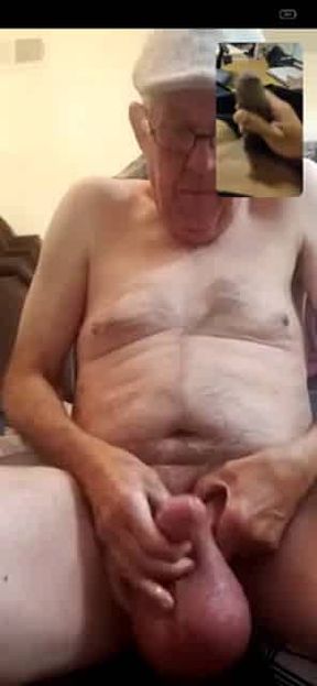 Barrycase caught jackingoff and cumming on his webcam