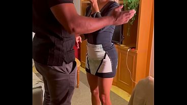 Sai com a Gataaasp para um pub de jazz e ela me chamou pra esticar a noite com o corno assistindo tudo de perto - COMPLETO NO RED