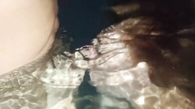Mermaid milf deepthroats underwater then gushes on her big ass