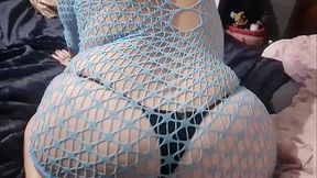 Pinky Pussy'_s curvy ass close up