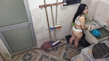 While doing the laundry I fuck my step-cousin when they leave us alone at home