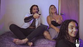 Invito a mi amiga a ver peliculas y termina follandose a mi marido, los descubro al final!