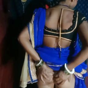 Wah bhabhi ki kya jawani mast lag rahi thi bhabhi saree uthake dikhaya gand to land khara ho gaya