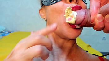 Foodfetish cumshot on bubble gum