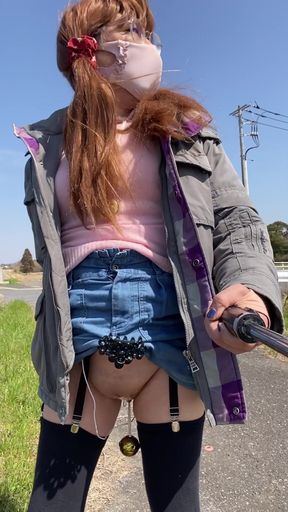 No155 Tucking in the Car