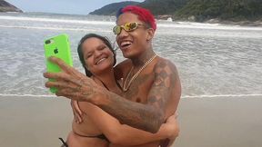 achei o famoso brinquedo na praia e fui logo tietar