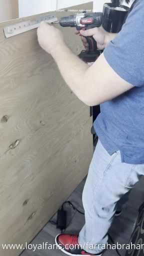 LF Exclusive😮! TV Star Fucks the Handyman 😈