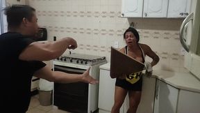 casa nova trollando minha namorada jogando barata nela