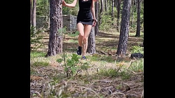 Una bella pisciata nel bosco