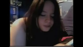 Guarra masturbandose en la webcam