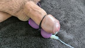 quick cumshot with a vibrator