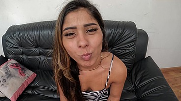 A novinha voltou para fuder e está dando o cú - Gabi Paques