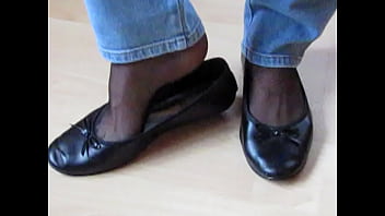 black leather sabrinas, nylons and jeans - shoeplay by Isabelle-Sandrine Part 1