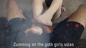 Cumming on the Goth Girls Pantyhose Feets