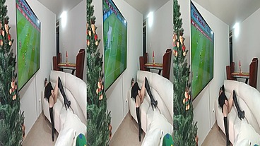 Mi Primamastra Se Calienta Viendo El Partido De España Vs Japon Le encanta tocarse La Concha Y El culo 3