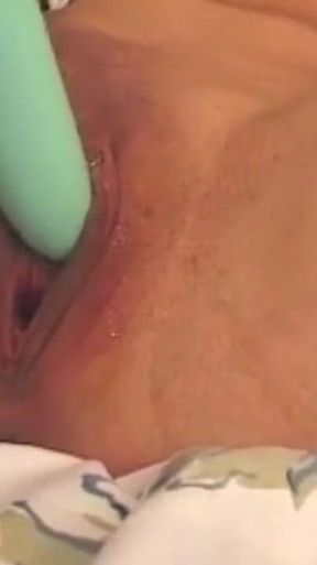Brunette Babe Fingers Dripping Pussy to Squirting Orgasm