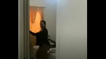 Espiando a la sobrina y termino modelando