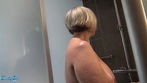 Showering with Girl Boss Shooting Star Makes Her Employee