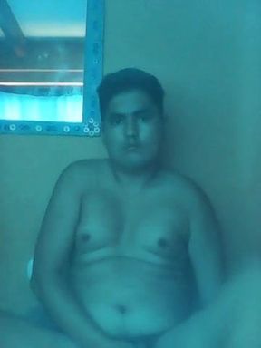CHIBOLO PUTEANDO UN RATO