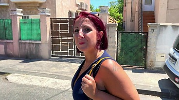 Premier porno pour Vanessa, secrétaire, 30 ans