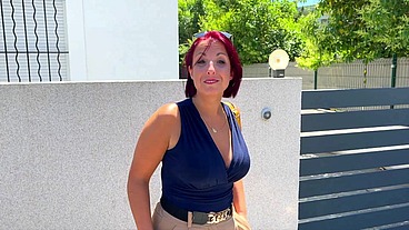 Premier porno pour Vanessa, secrétaire, 30 ans
