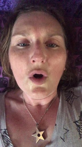 A very quick cum before getting up for the day