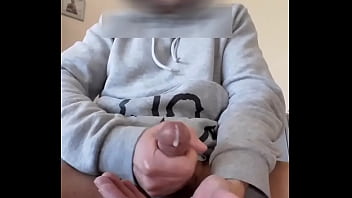 Branlette et belle &eacute_jaculation