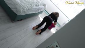 risky sex! my stepmom knew i watch her when she was cleaning my room! doggystyle fucking my stepmom ?