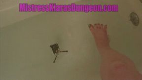 Dirty Feet Bath With Underwater Cam & Bath Bomb DESTRUCTION