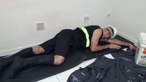 meus chefes me pegaram deitado no trabalho e para eu nao ser mandado embora tive que dar para os dois toludao