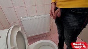 i pee in the school toilet