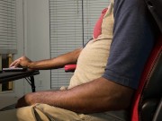 Gaymer inflates his belly while playing with his friends