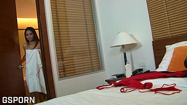 Sexy asian thai teen Muei like the hard cock tourist and creampie