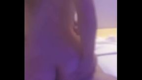 marido filmando enquanto esposa putinha senta gostoso na rola grossa do single