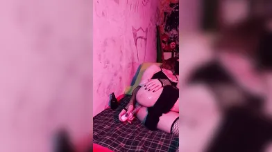 Femboy screwed himself alongside a vibrator