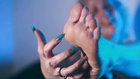 Gorgeous Marilou is Back to Evol Feet: Foot Worship and Hot Masturbation With The Queen