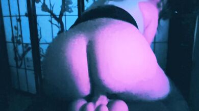 Big Butt Goth Girl Takes Anal Dildo Ride