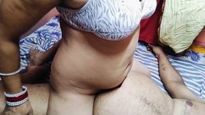 Rajasthani Village Bhabhi Got Herself Fucked After Applying Oil on Her Pussy