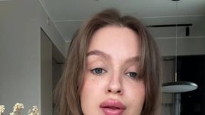 Social Media Creator @allison_argent @Boob Grab & #Small Tits #Teen #Petite #Brunette video porn gratis | Tik.Porn