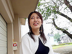 336KNB-351　【逸材妻発掘】【旦那公認、別腹SEX！】「バックがちょうど当たるんです」勃起誘発の美乳と柔尻を持つ人妻は尽くし上手。