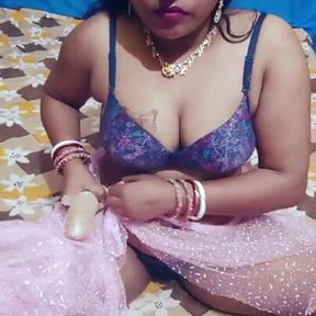 Desi Soni bhabhi ki boor ki aage koye aake thanda kardo