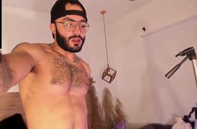 Show: Webcam, bearded and sensual man.
