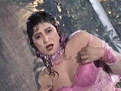 Indian beautiful actress bathing in softcore mallu movie