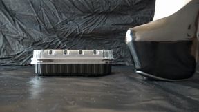 HIGH HEELS CRUSHING PACIFIERSECTS AND OTHER OBJECTS