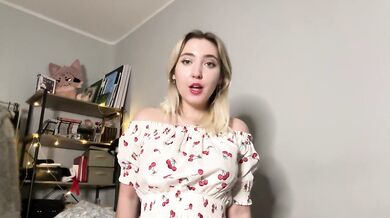 Virtual Sex. Your stepsister will give you morning sex