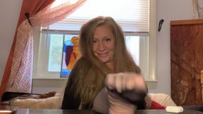 SIZE 9'S RUBBING IN NYLONS