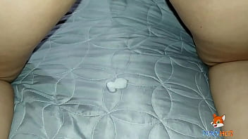 Single viene a casa despues de la ExpoSexo 2018, me folla con condon pero se lo quito para que pueda llenarme de semen frente a mi esposo que graba todo y el bate la leche al final ( PARTE 2 )