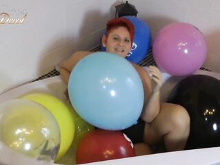 Annadevot - Balloon session in the tub