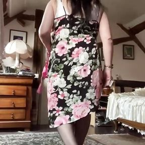 Outfit with a little floral dress for a night out