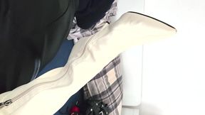 White boots have me completely at her mercy, size 36